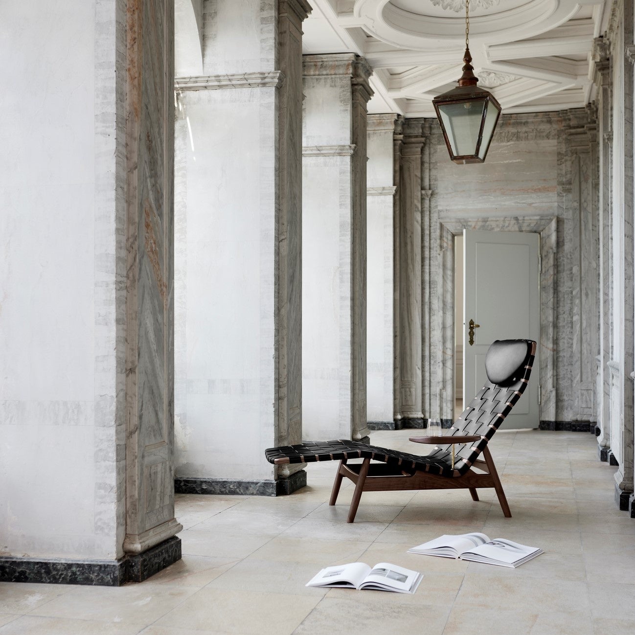 AV EGOIST CHAISE LOUNGE W59 D150 H96cm チェア 990,000円(税込)~ オプションサイドテーブル165,000円(税込)~