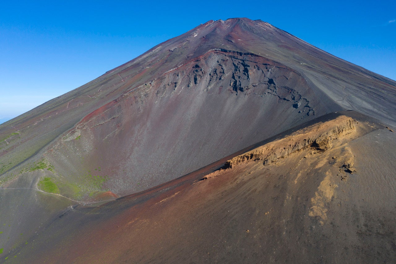 富士山・宝永火山火口