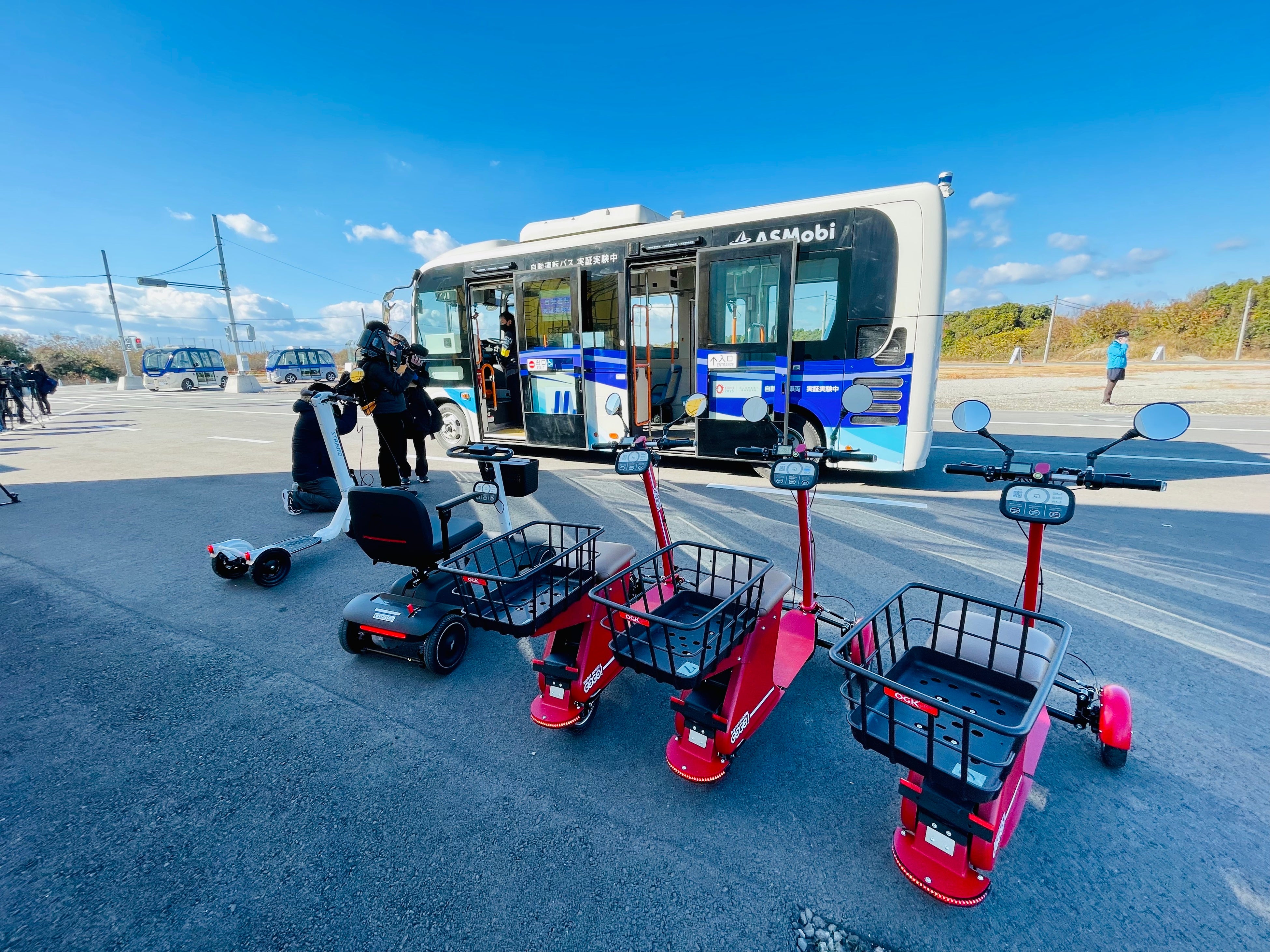 自動運転車両と「GOGO!シェア」