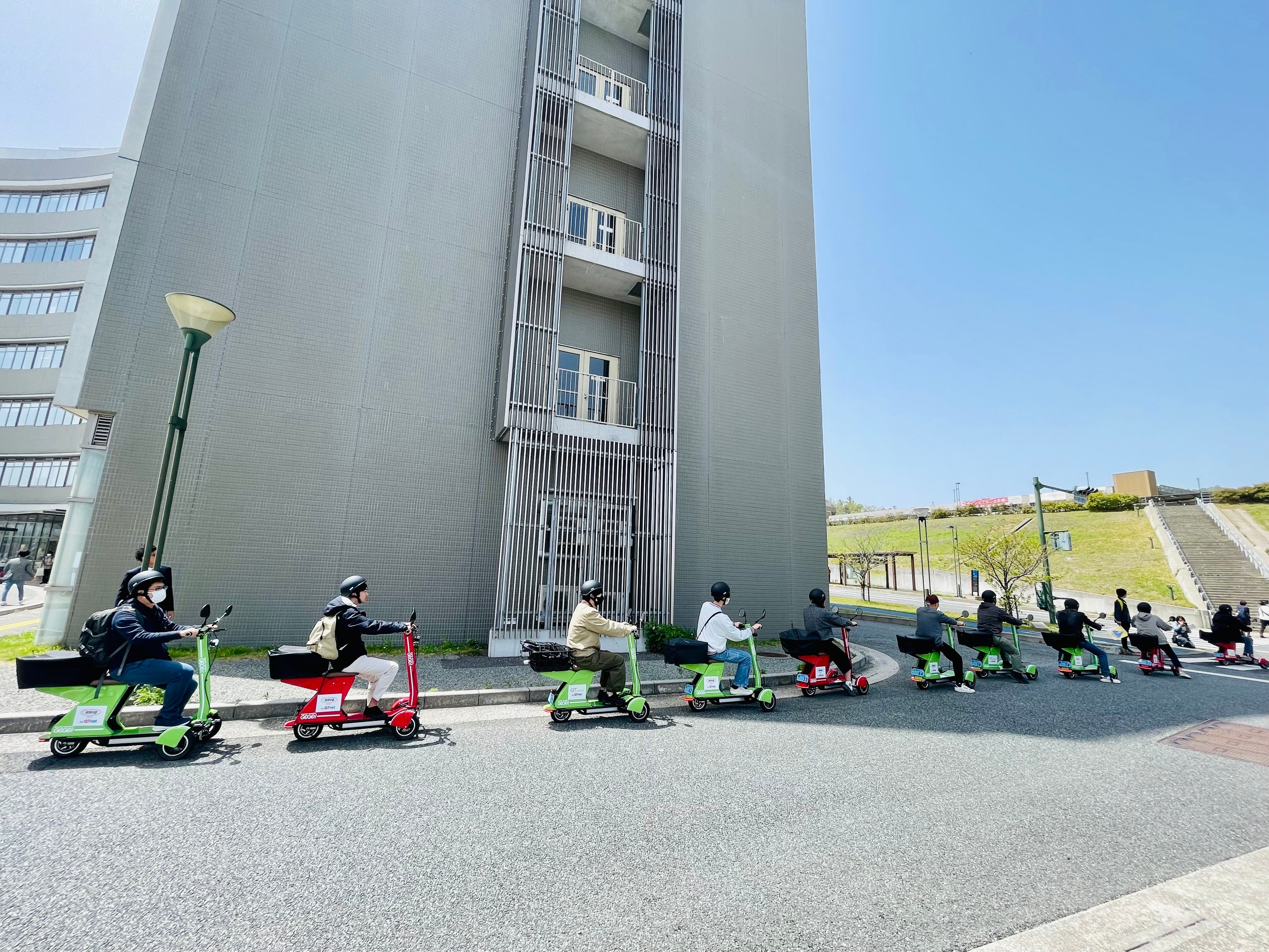 センター５号館前