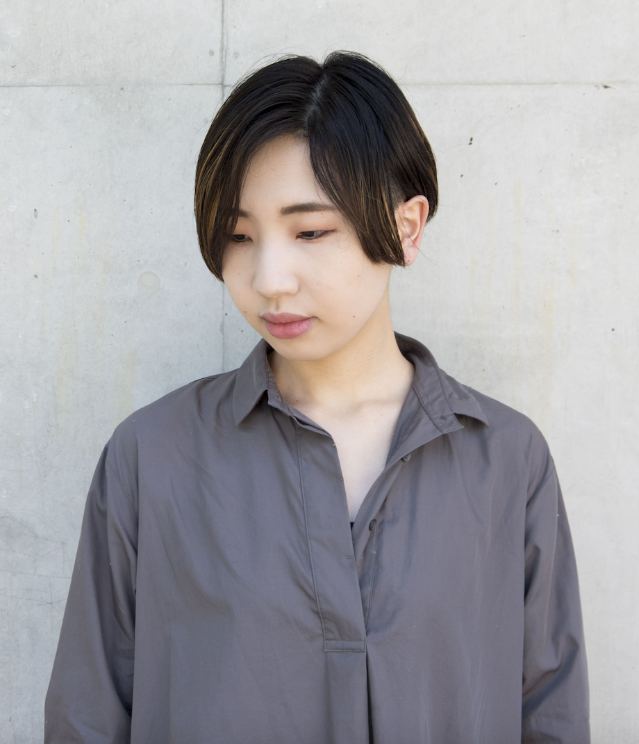 何も描かずに絵画を成立させる”井上七海・個展「Maybe so, maybe not