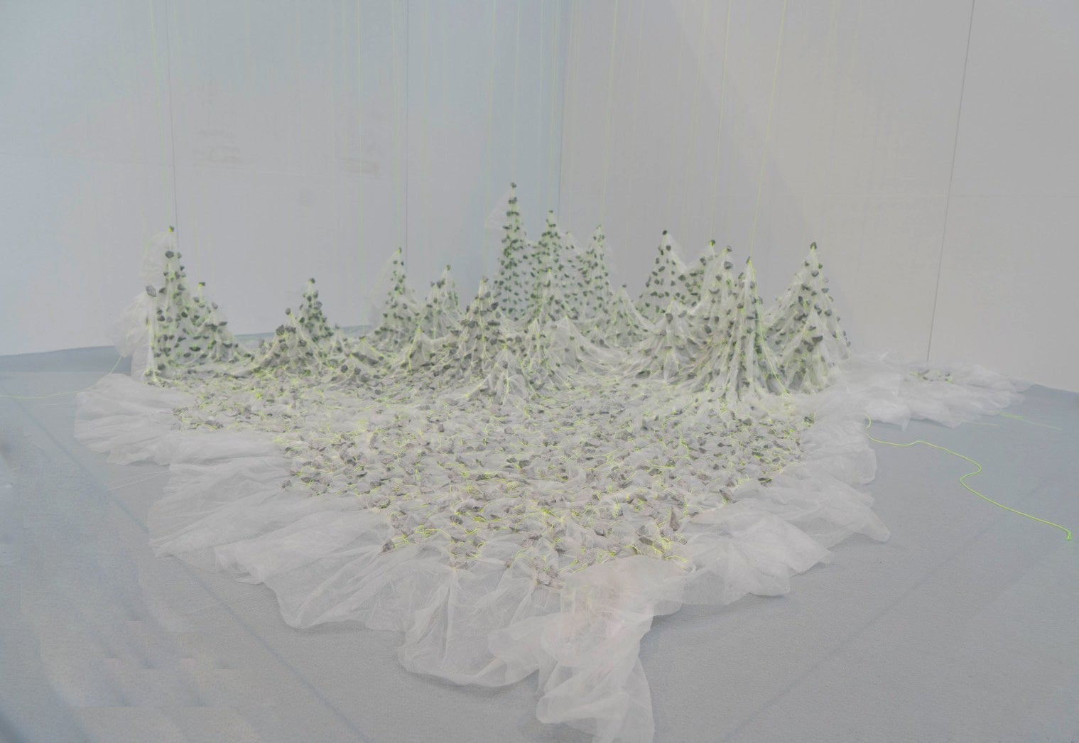 長田綾美《floating ballast》2022