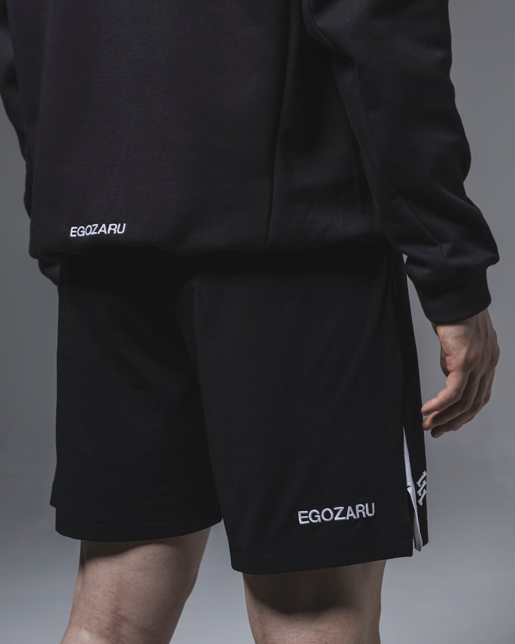 EGOZARUの瀬川琉久シグネチャーライン[RIKU] 2ndデリバリー決定 | 繊研新聞