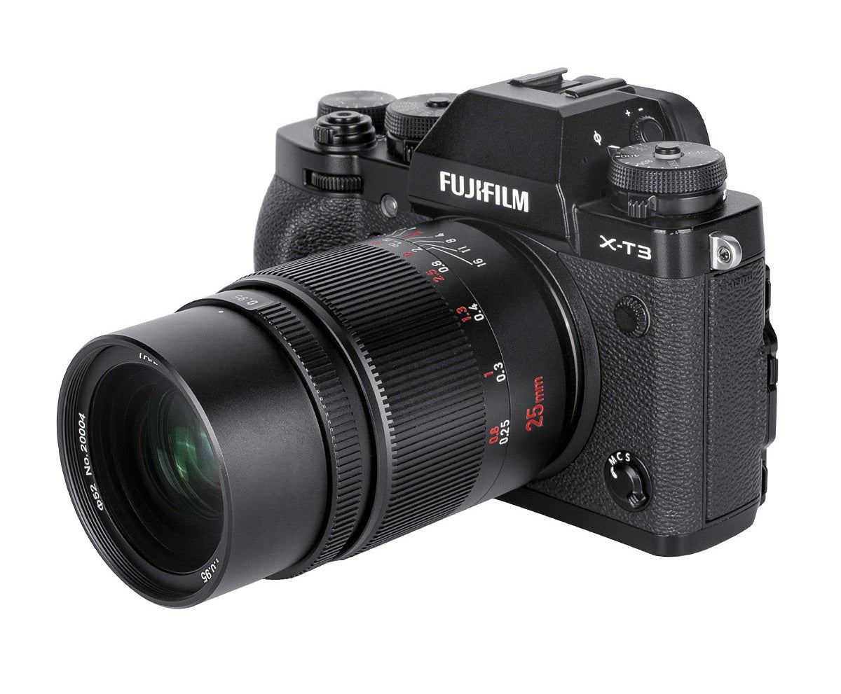 APS-C対応の準広角レンズ「七工匠 7Artisans 25mm F0.95 ED