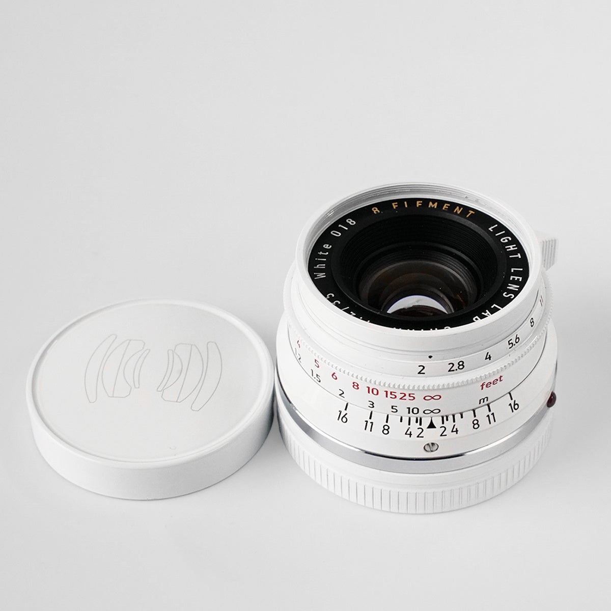 LIGHT LENS LAB 35mm f2 “The White Edition”（世界限定100本）