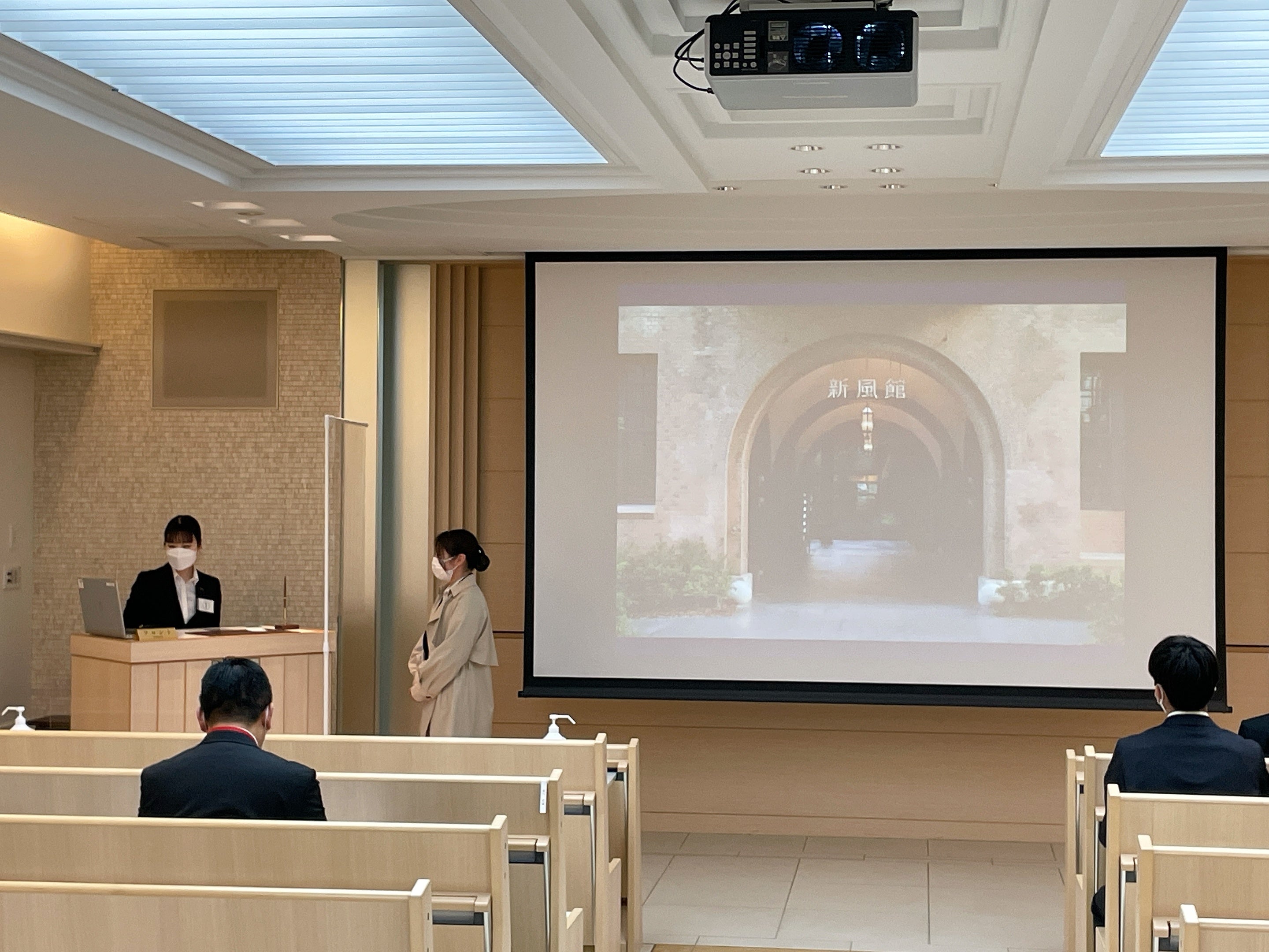 レセプションコンテスト　シティ・インフォメーション対応の様子