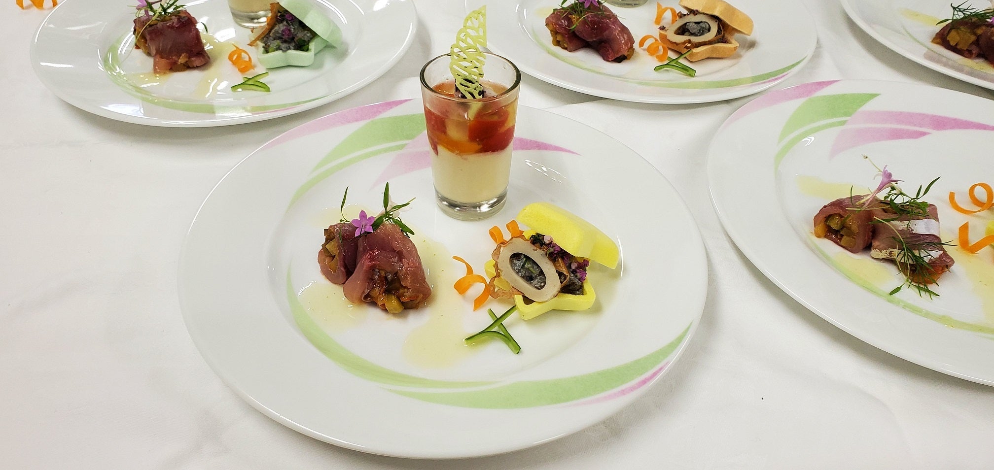 当日は学生考案メニューが順次提供