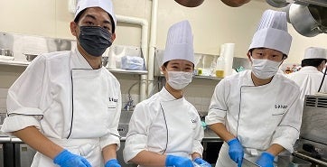 学生による準備の様子