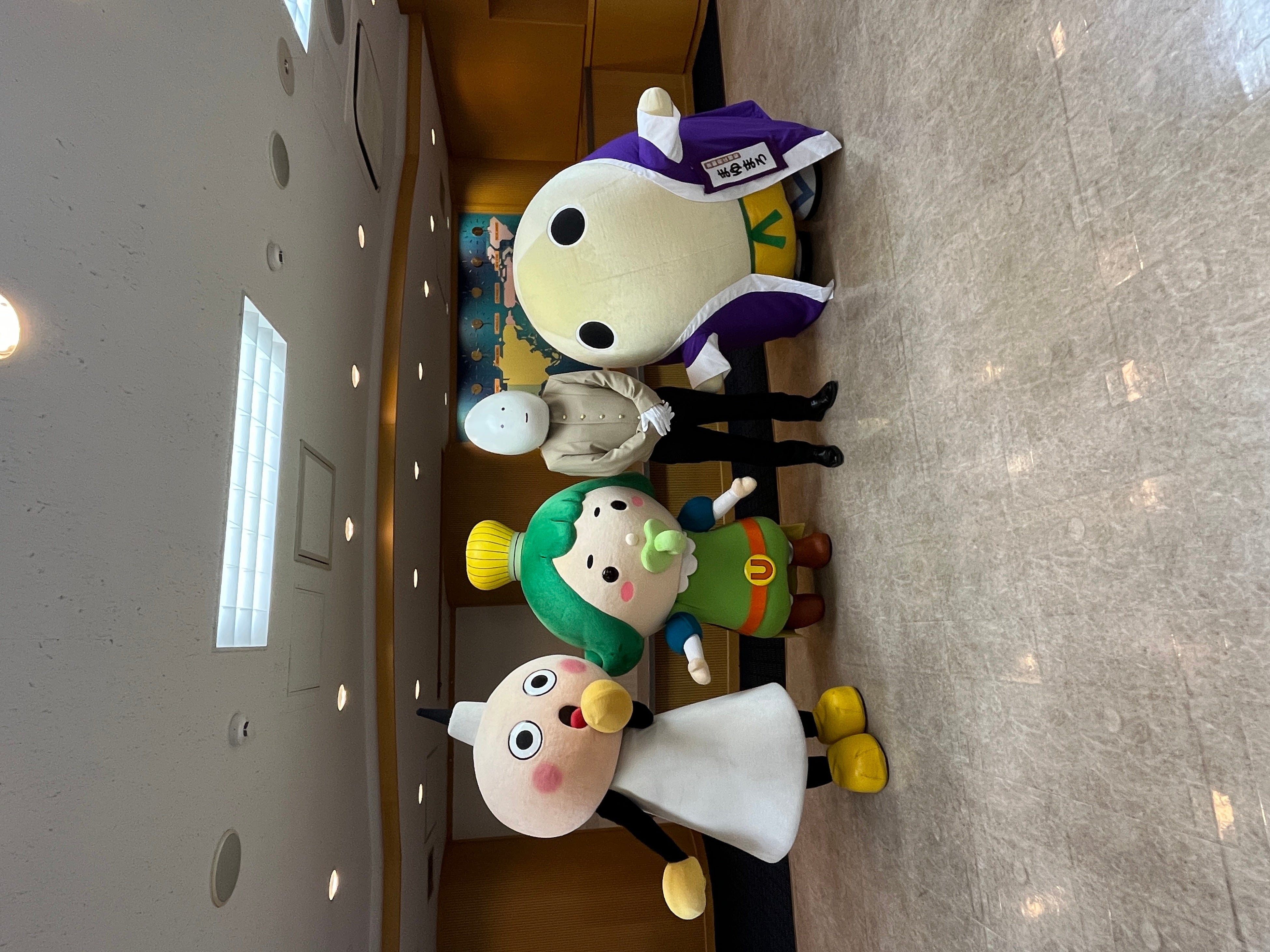 様々なコラボレーションも（写真は京都にゆかりのあるゆるキャラたちと）