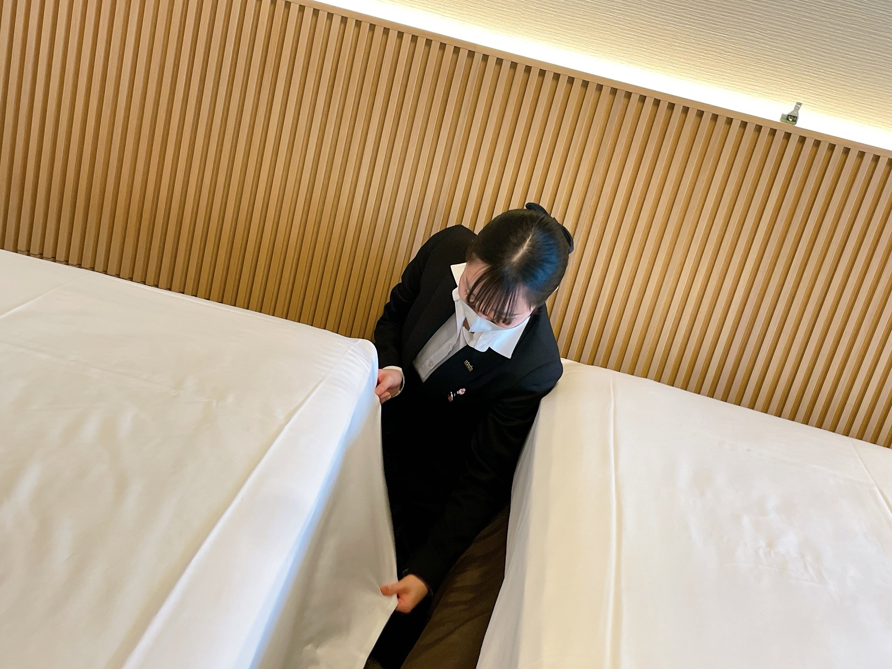 ベッドメイクの様子