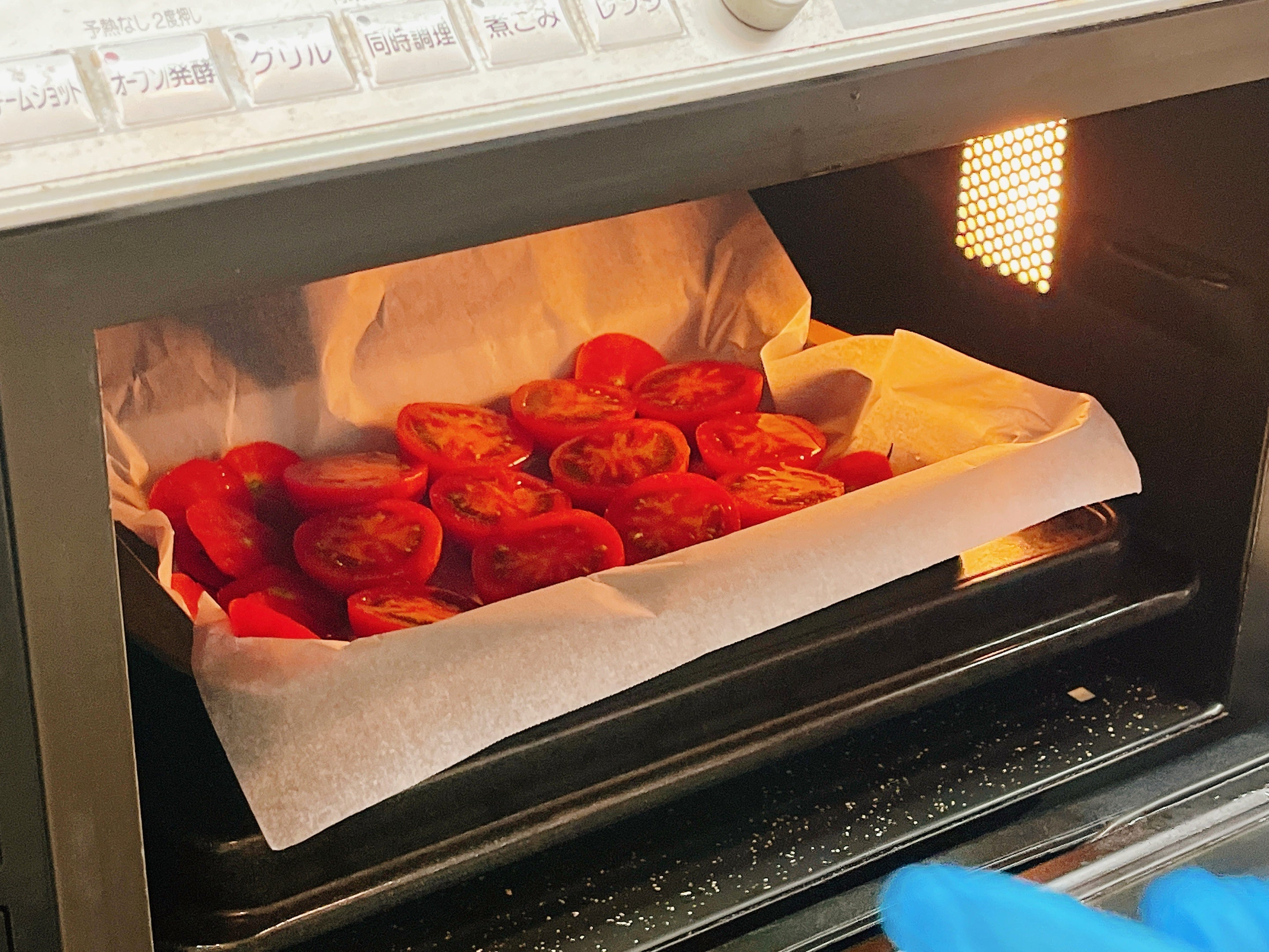 トマト調理の様子