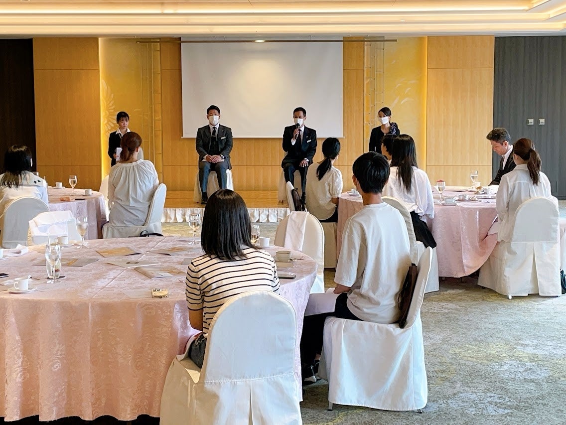 卒業生インタビューの様子