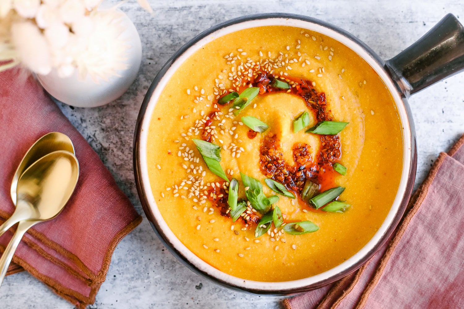 バターナッツとサツマイモの味噌スープ