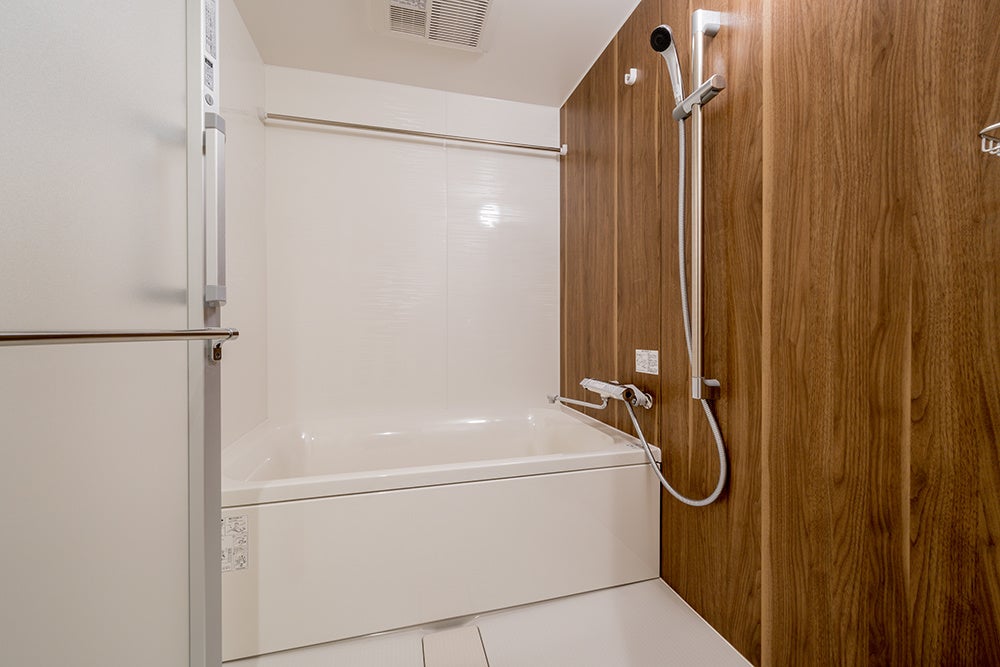 洗い場のあるお風呂は、浴室乾燥機能も。