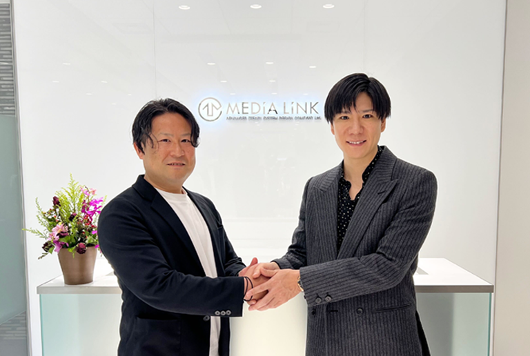 左：株式会社才志堂 新たに代表取締役に就任した 松井 雄樹　右：メディアリンク株式会社 代表取締役 松本 淳志