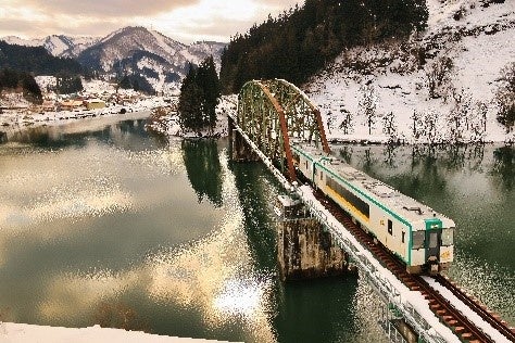 冬の只見線（写真撮影：奥会津郷土写真家・星賢孝）