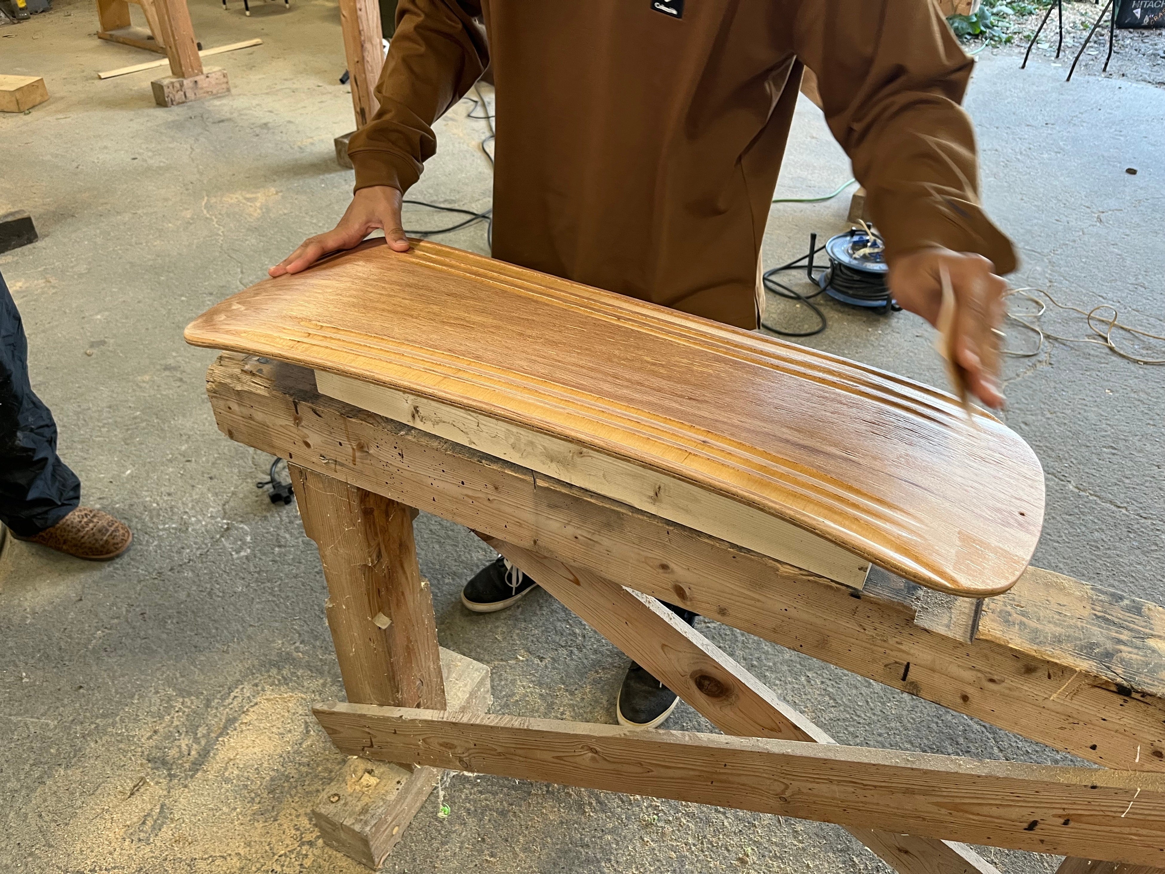 雪板づくりの様子