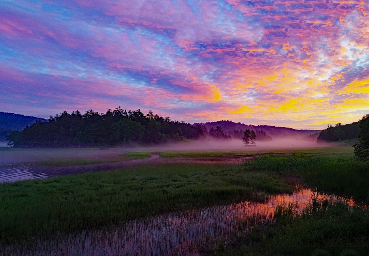 「尾瀬沼の夜明け」（撮影場所：尾瀬沼） （ふくしま尾瀬フォト＆ムービーコンテスト2023 受賞作品）