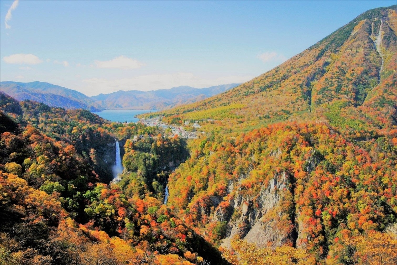 ハイグレード貸切バス運行開始記念ツアー「SPACIA X NIKKO CRUISERが紡ぐ早朝紅葉鑑賞の旅」