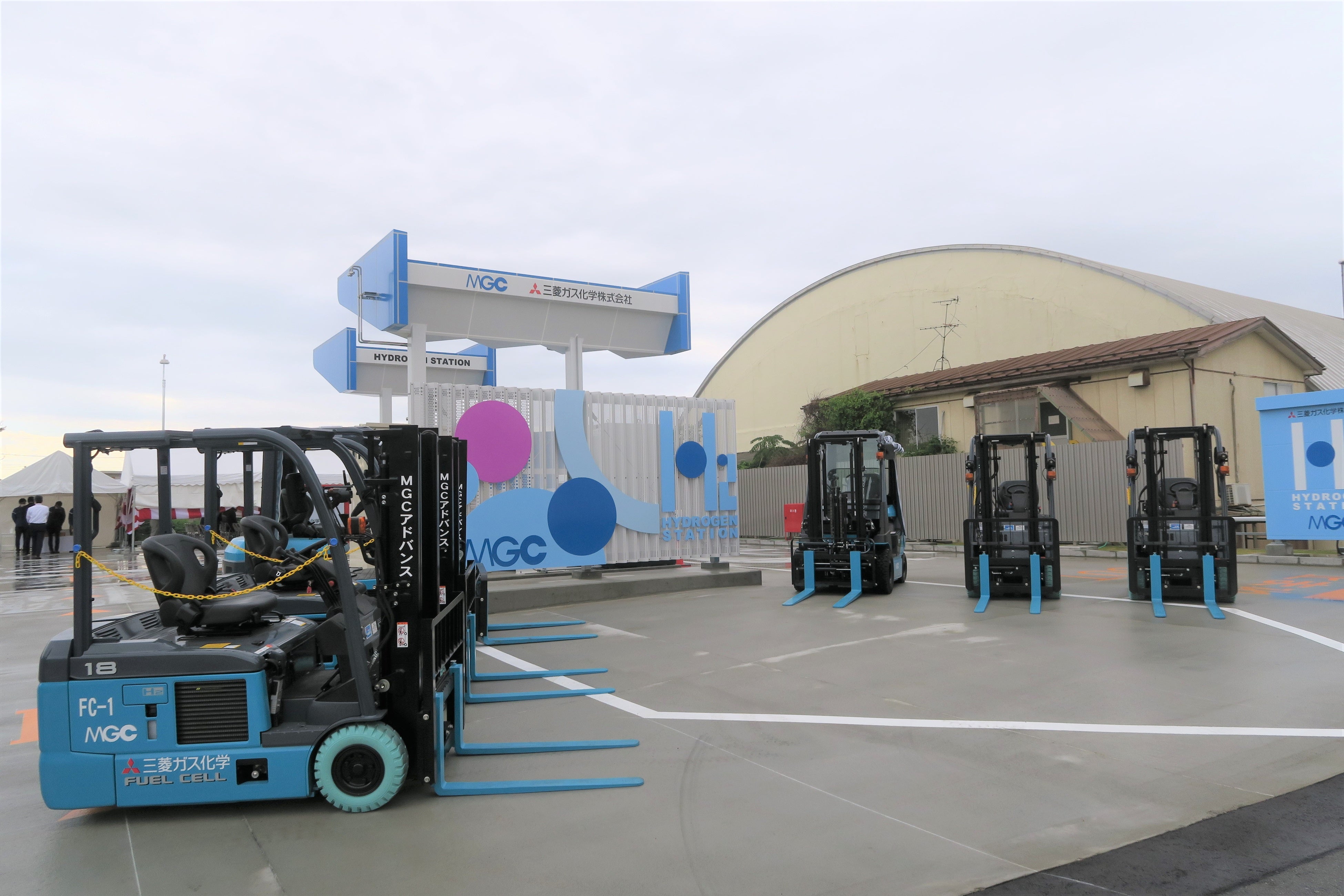 水素ステーション全景　出典：三菱ガス化学