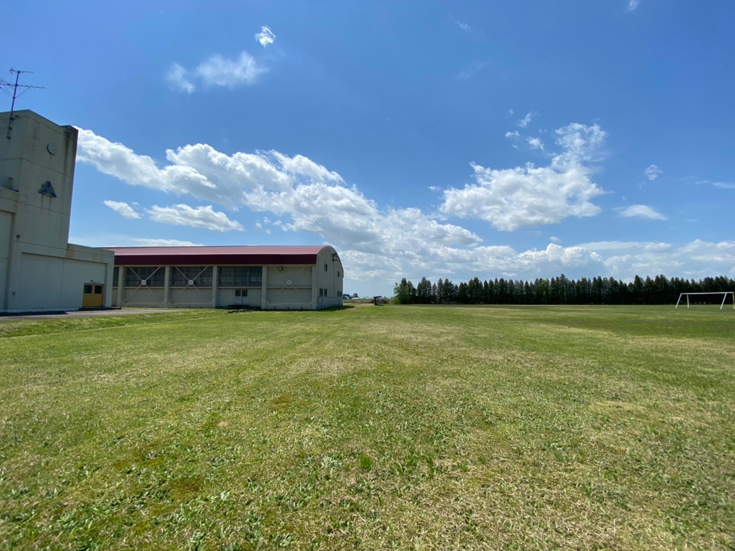 校舎前キャンプサイト