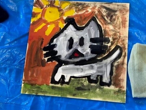 木製キャンバスに描かれた生き物