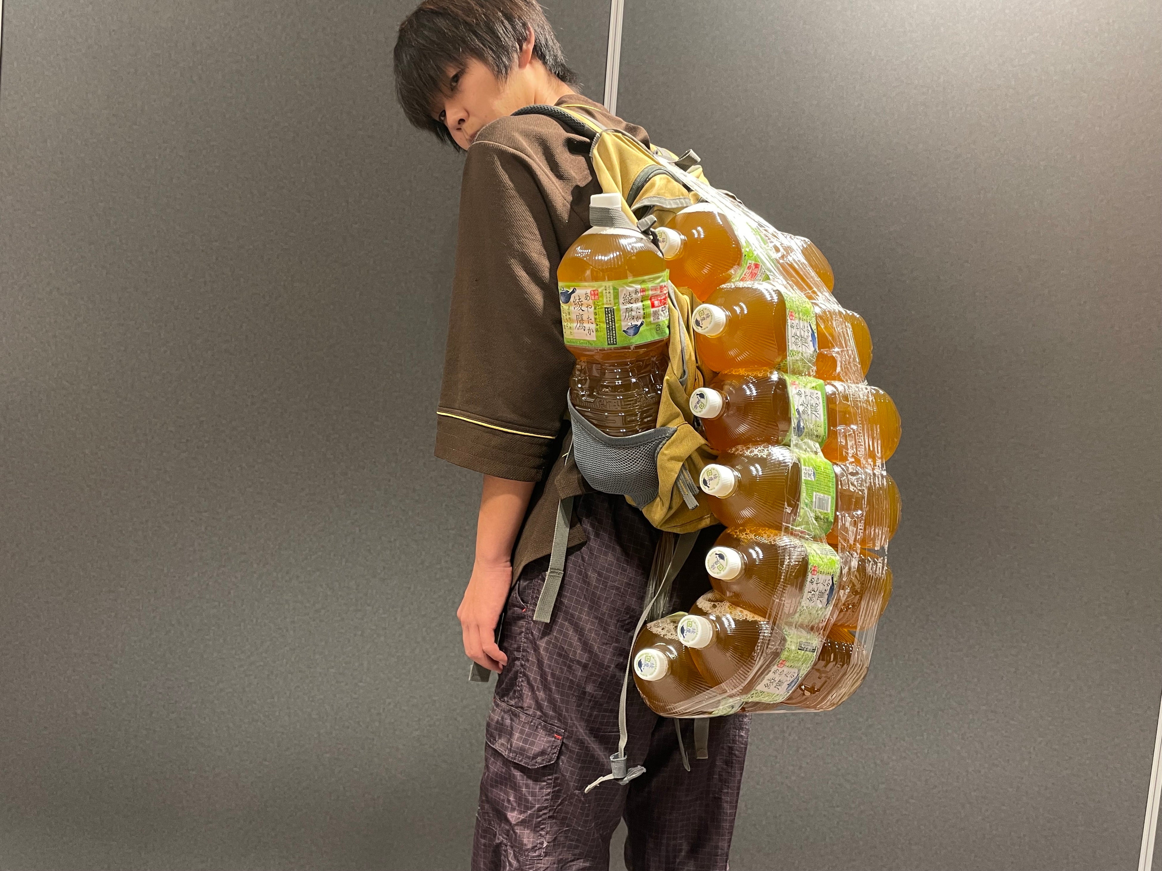 ランドセル疑似体験大人が18キロ荷物に相当