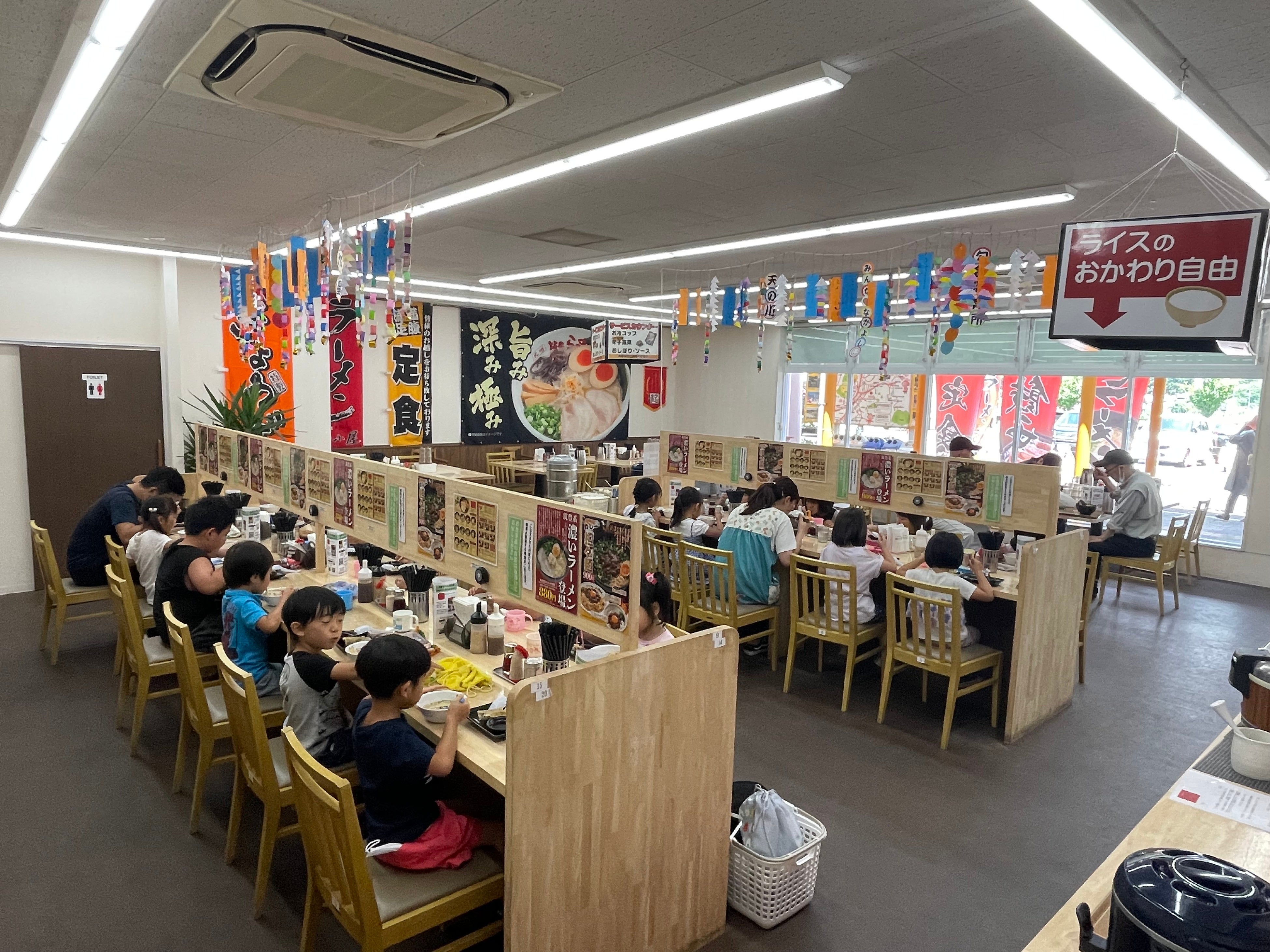 七夕飾りは山小屋店内にも設置されています