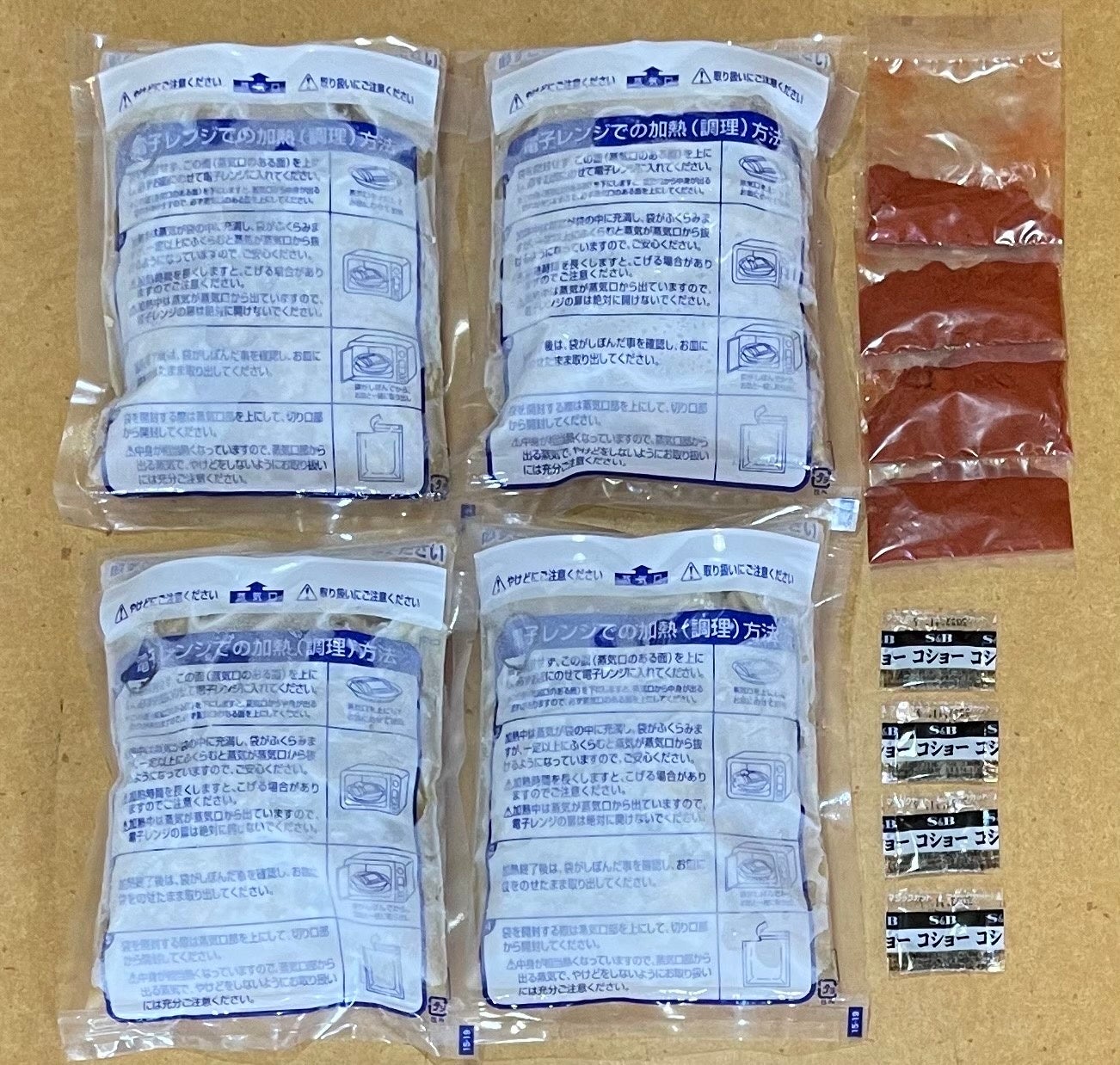 【商品内容】レンジでチンするやまじろう430g×4、唐辛子2g×4、胡椒0.2g×4
