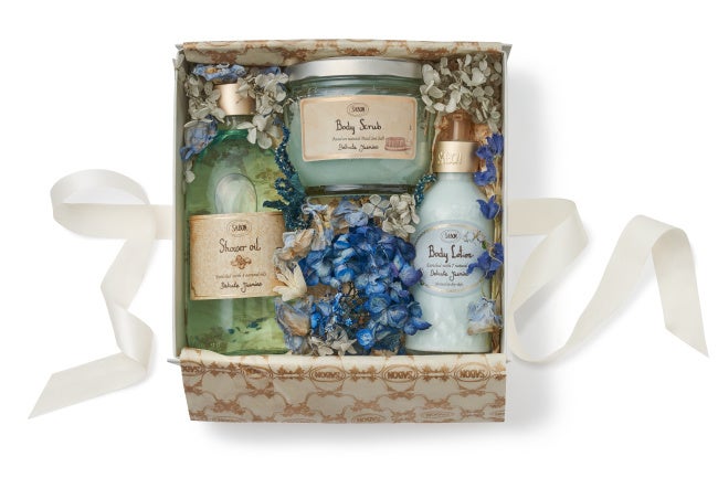 『3 STEP Flower Gift Box デリケート・ジャスミン』 14,850円(税込)