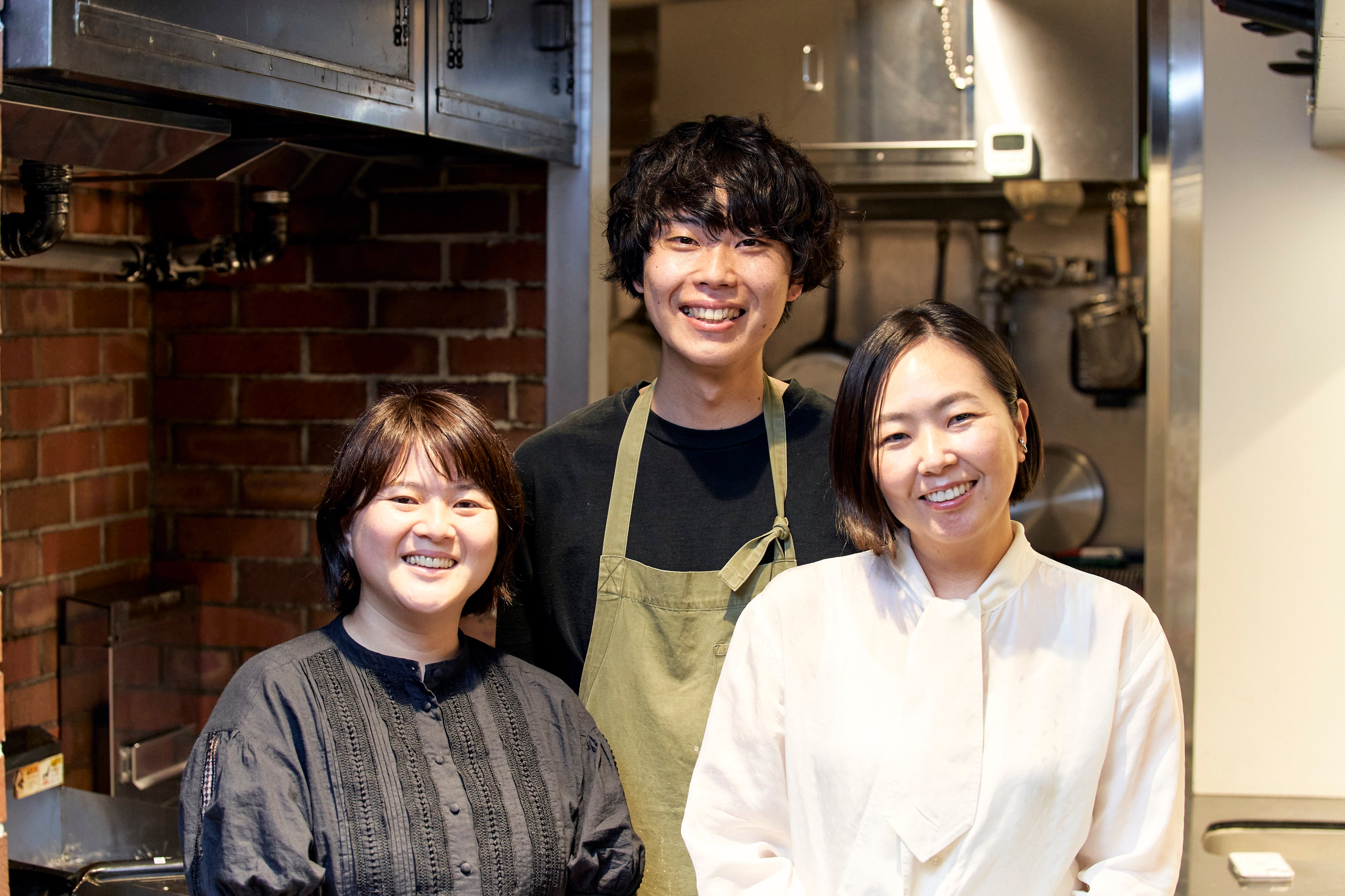 左から、株式会社グッドイートカンパニー 商品開発マネージャー 関羽美、同パートナーシェフ 国井英司、同 セールスマネジメントマネージャー 池田真理子