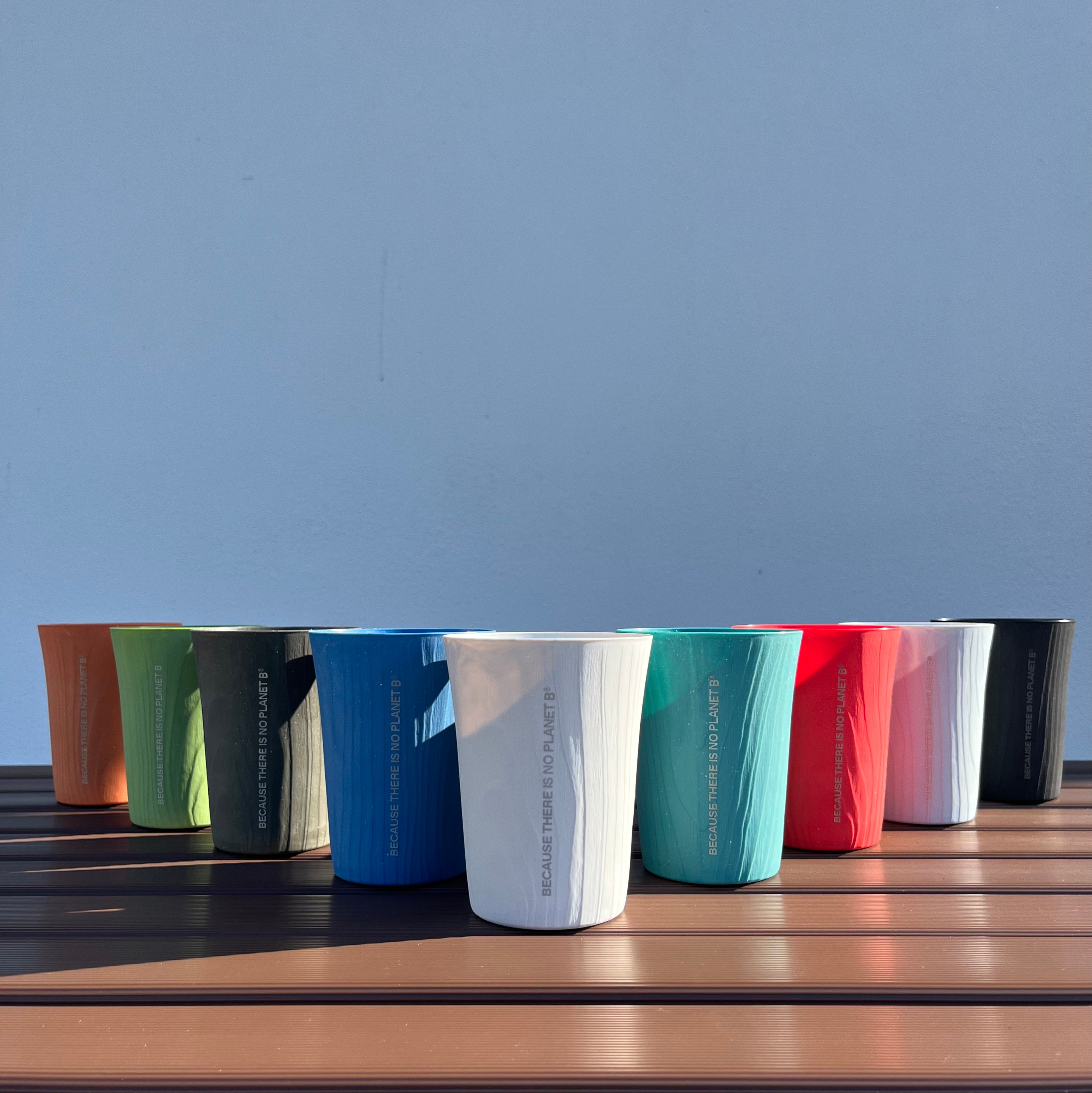 915〜21の期間限定で、ECOALFの新作「UPCYCLE B タンブラー」でスムージーを提供