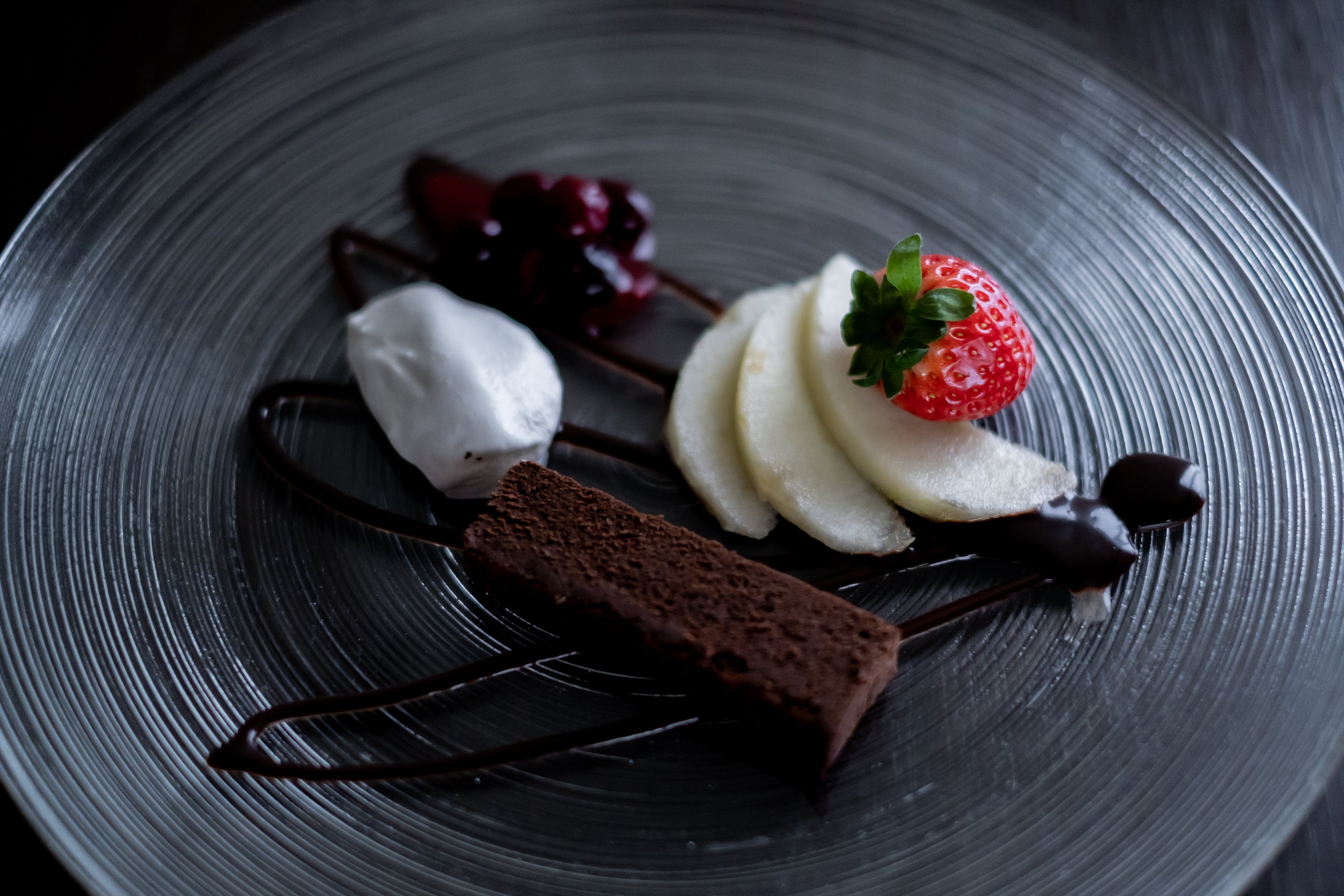 ヴィーガンガトーショコラ。前菜からデザートまで、すべてヴィーガンの料理を提供