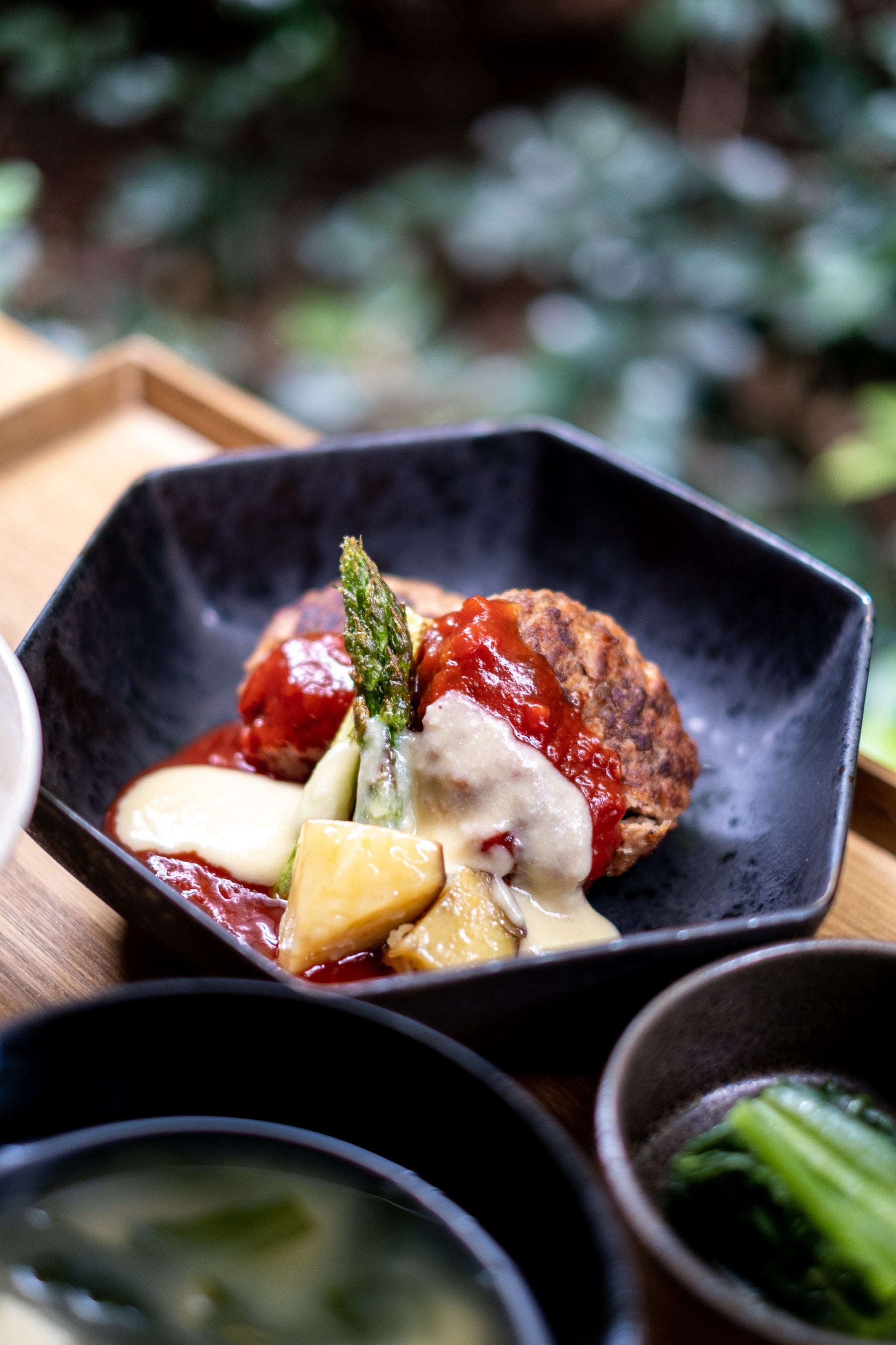 大豆ミートチーズハンバーグトマトソース