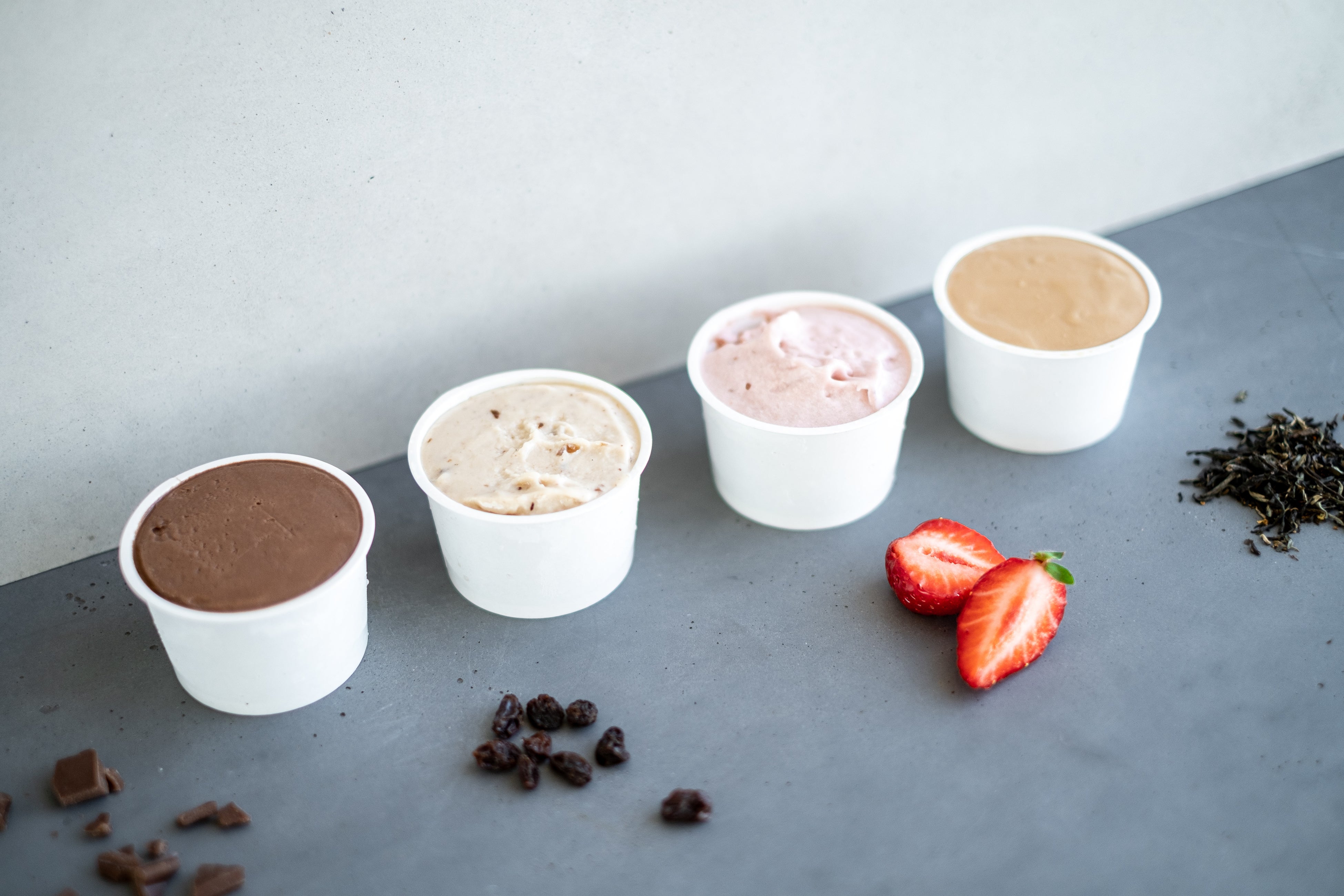 左より濃厚ショコラ 、大人のラムレーズン、あまおうフランボワーズ、アールグレイソイラテ　各580円（税込）