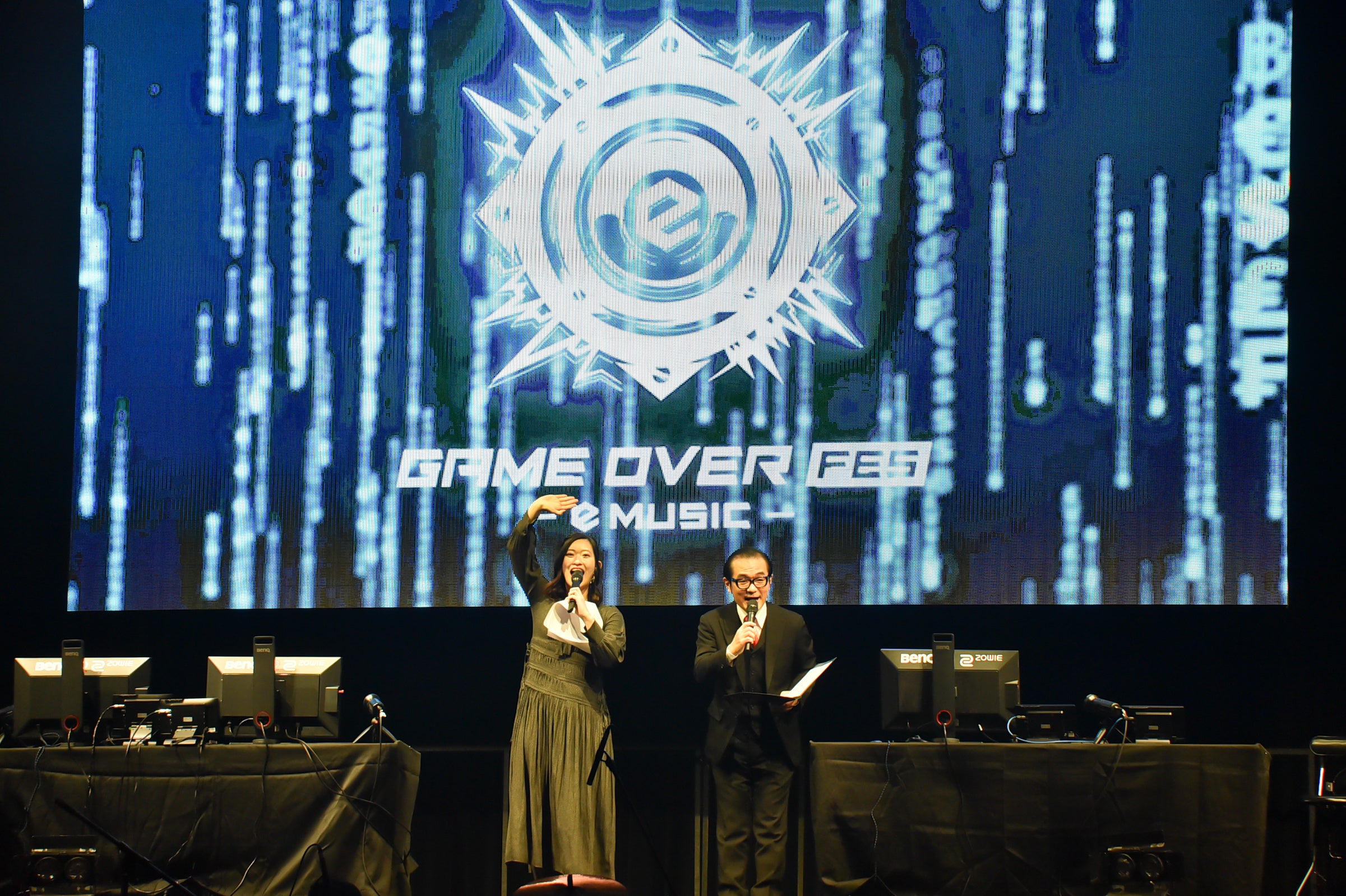 MC　茂木淳一、アシスタントMC　倉持由香