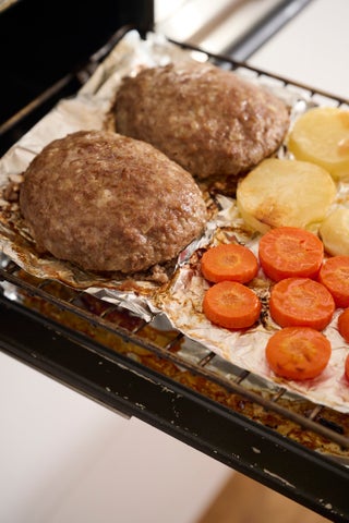 焼き魚だけじゃもったいない⁉ 焼き時間15分以内! 忙しい人のお助けアイテム“魚焼きグリル”活用レシピ本『ほったらかし魚焼きグリルおかず 肉 ...