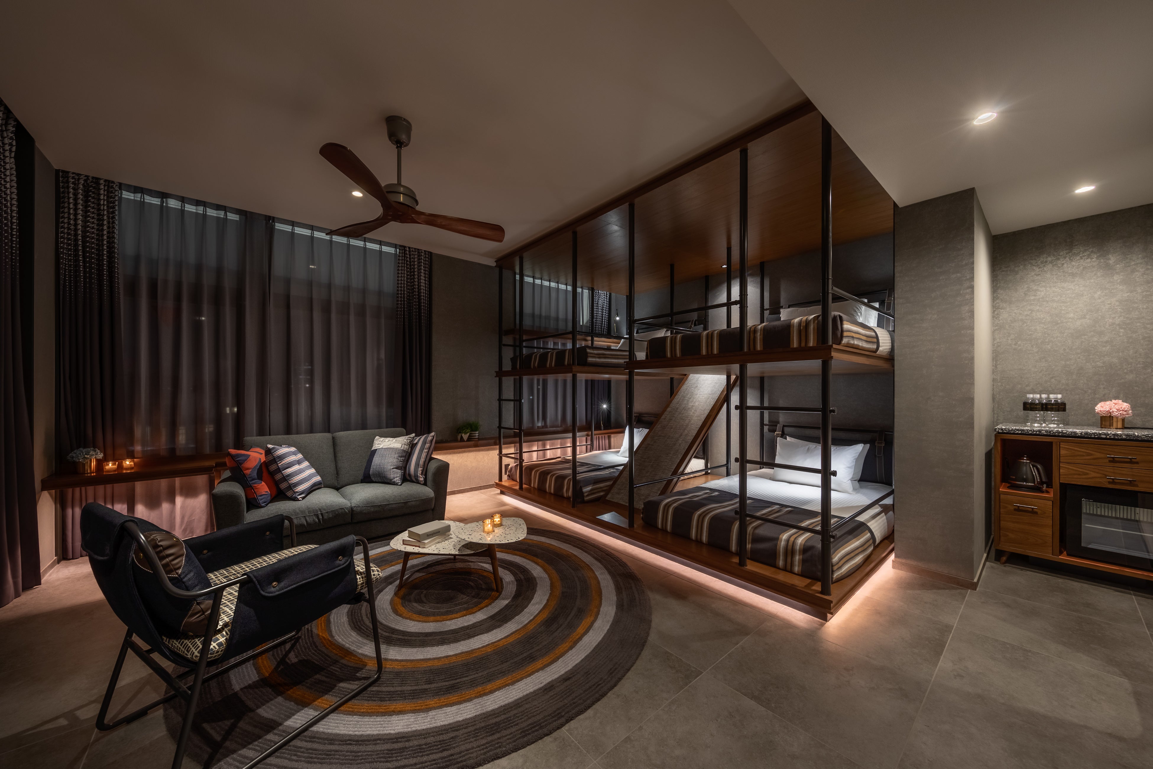 （画像：THE LIVELY 東京麻布十番「ライブリーロフト」定員大人5名）