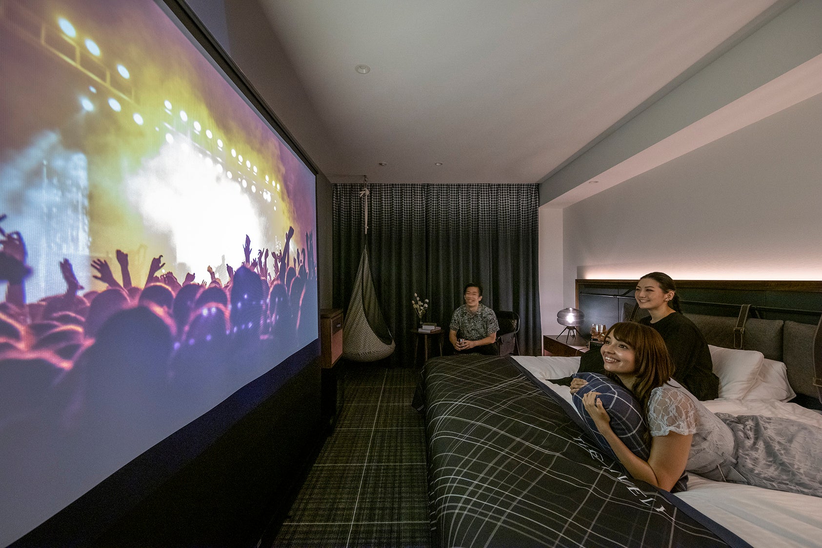 （画像：THE LIVELY 東京麻布十番　ライブリーシアターキングルーム）