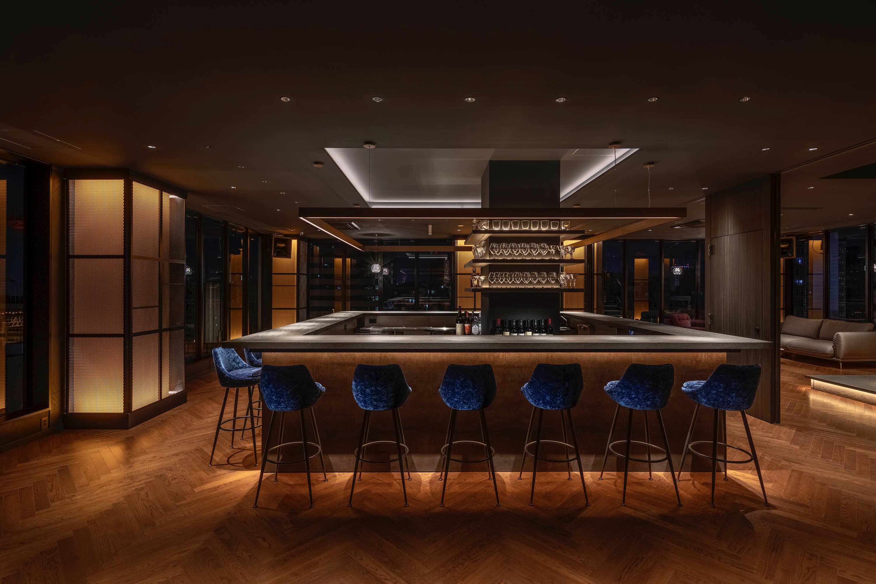 (写真：THE LIVELY BAR)