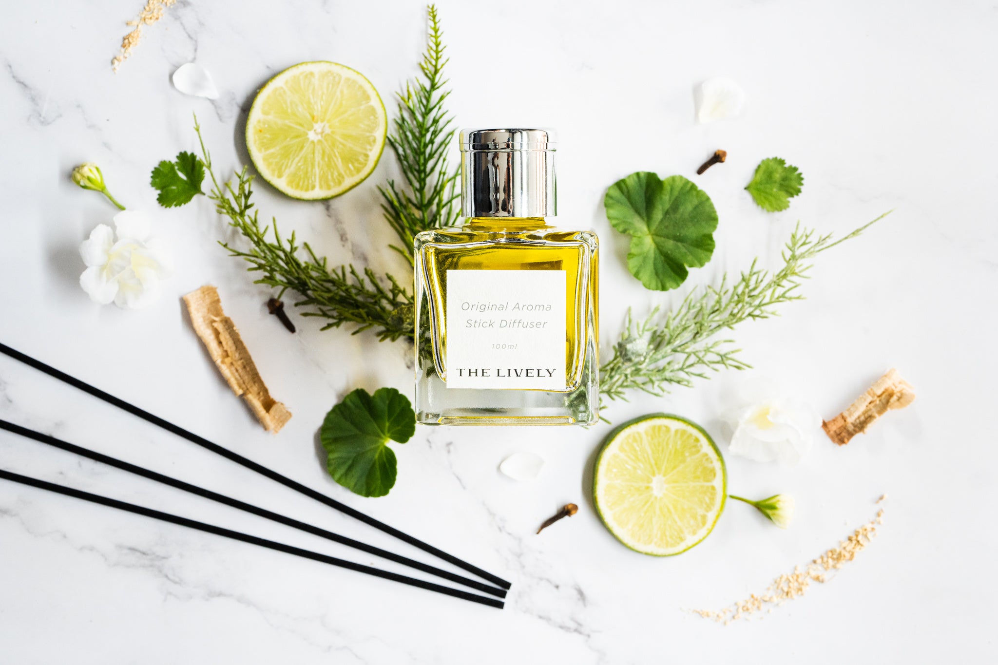 画像：THE LIVELY オリジナルアロマ スティックディフューザー