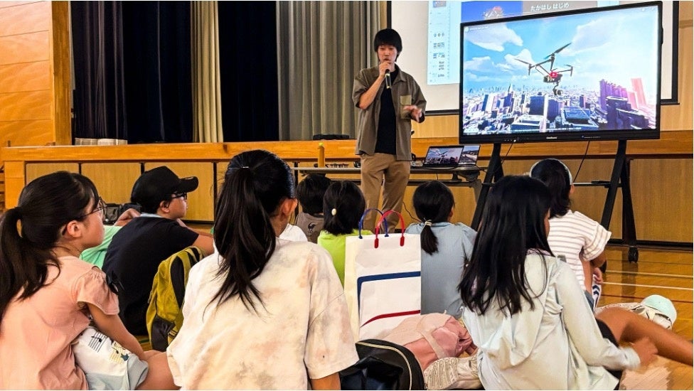 夏の終わりの思い出に。2025年8月30日(土)RED° TOKYO TOWERで『夏休みドローン組み立て体験ワークショップ』開催! | RED MAKER株式会社のプレスリリース