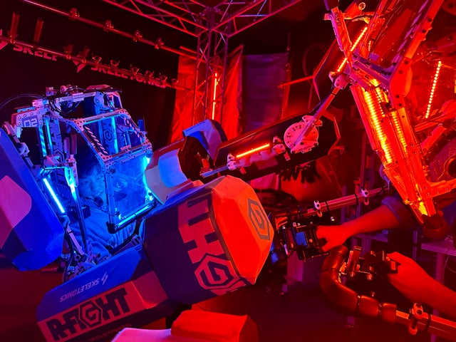 新感覚スポーツ「RFIGHT ロボットファイト」がGW直前に登場!SF映画のヒーロー体験! 新感覚スポーツ「RFIGHT ロボットファイト」がGW直前に登場!SF映画のヒーロー体験!