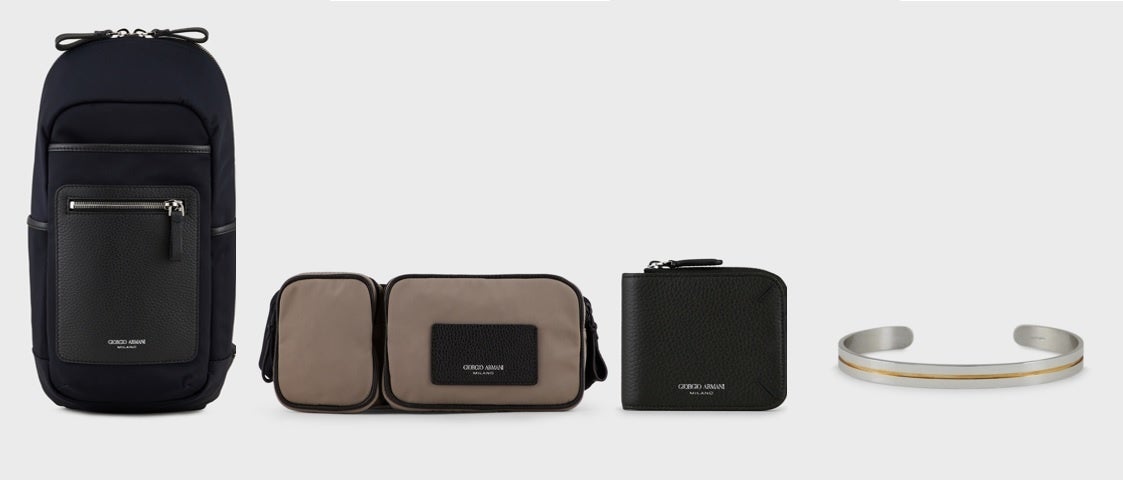 左からbody bag 165,000円 21×42×12cm waistbag 99,000円27×12×5cmwallet 58300円　bangle 52,800円 