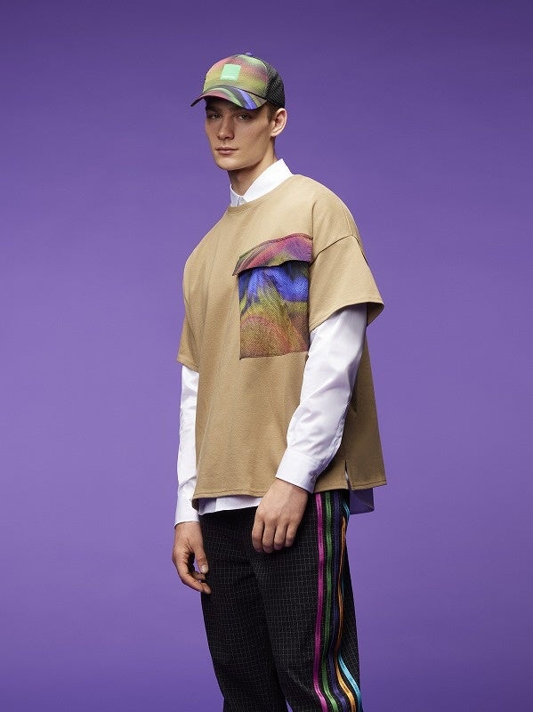 キャップ36,300円 Tシャツ34,100円 パンツ57,200円 