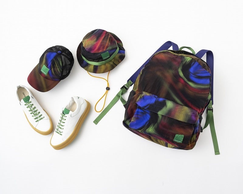 スニーカー41,800円　キャップ36,300円　バゲットハット47,300円　バックパック74,800円