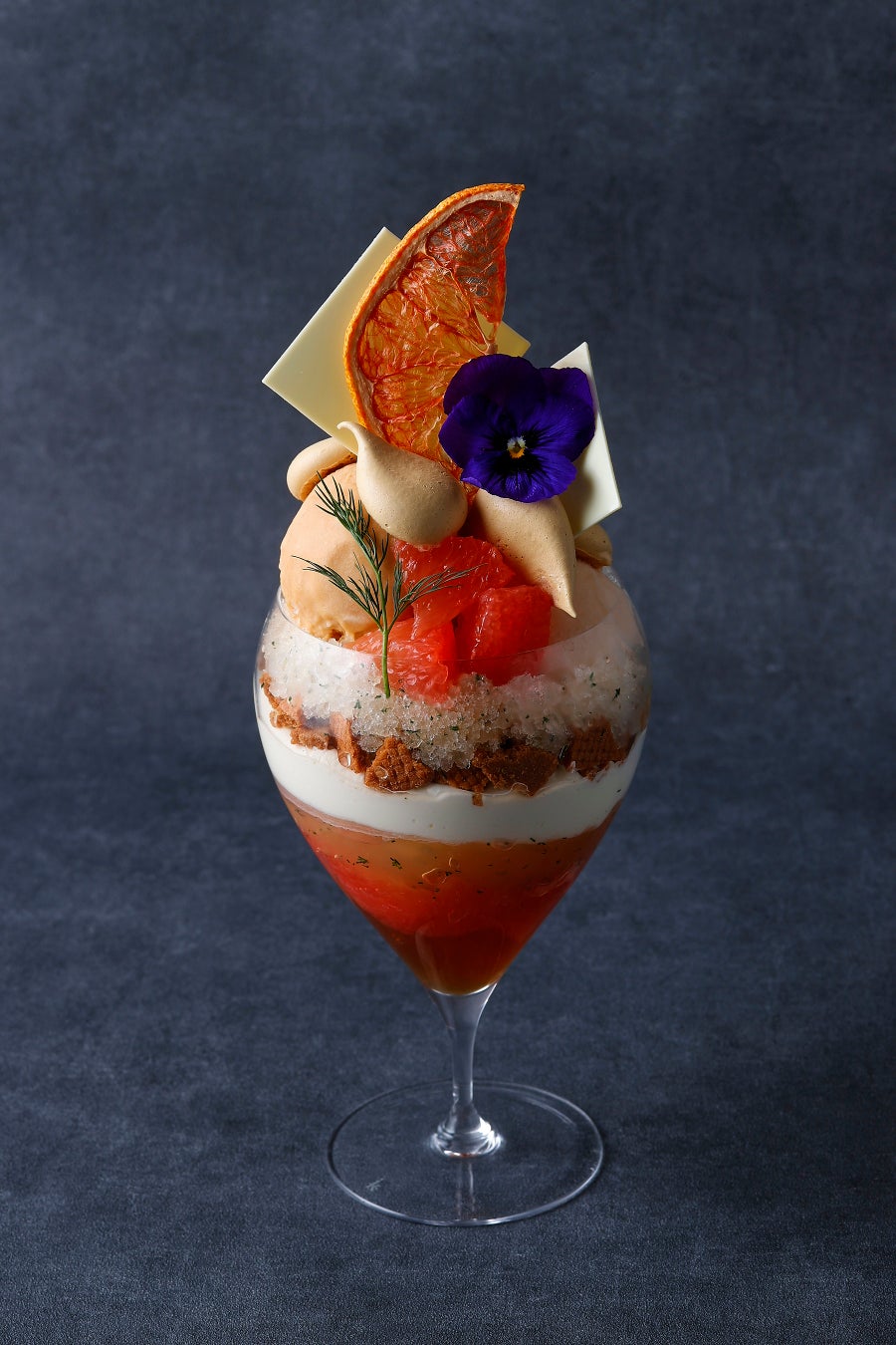 エンポリオ アルマーニ カフェ 4 月のパフェ ルイボスティーとグレープフルーツのパフェ がスタート ジョルジオ アルマーニ ジャパン 株式会社のプレスリリース エンポリオ アルマーニ カフェ 4 月のパフェ ルイボスティーとグレープフルーツのパフェ がスタート ジョルジオ アルマーニ ジャパン 株式会社のプレスリリース