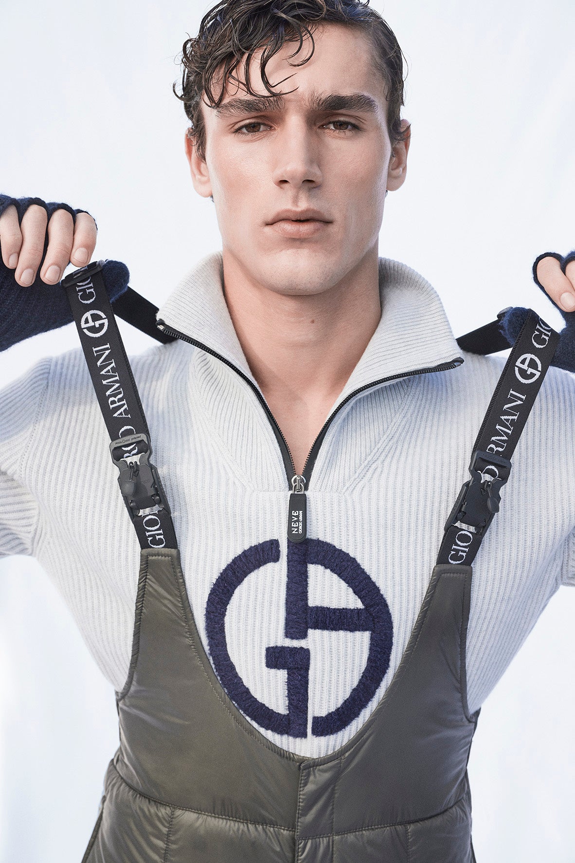 ジッパーセーター297,000円スキーパンツ319,000円