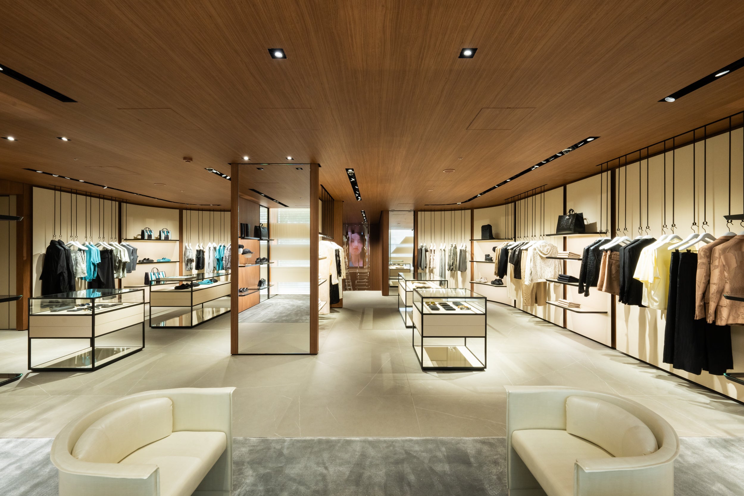 2F メンズフロア