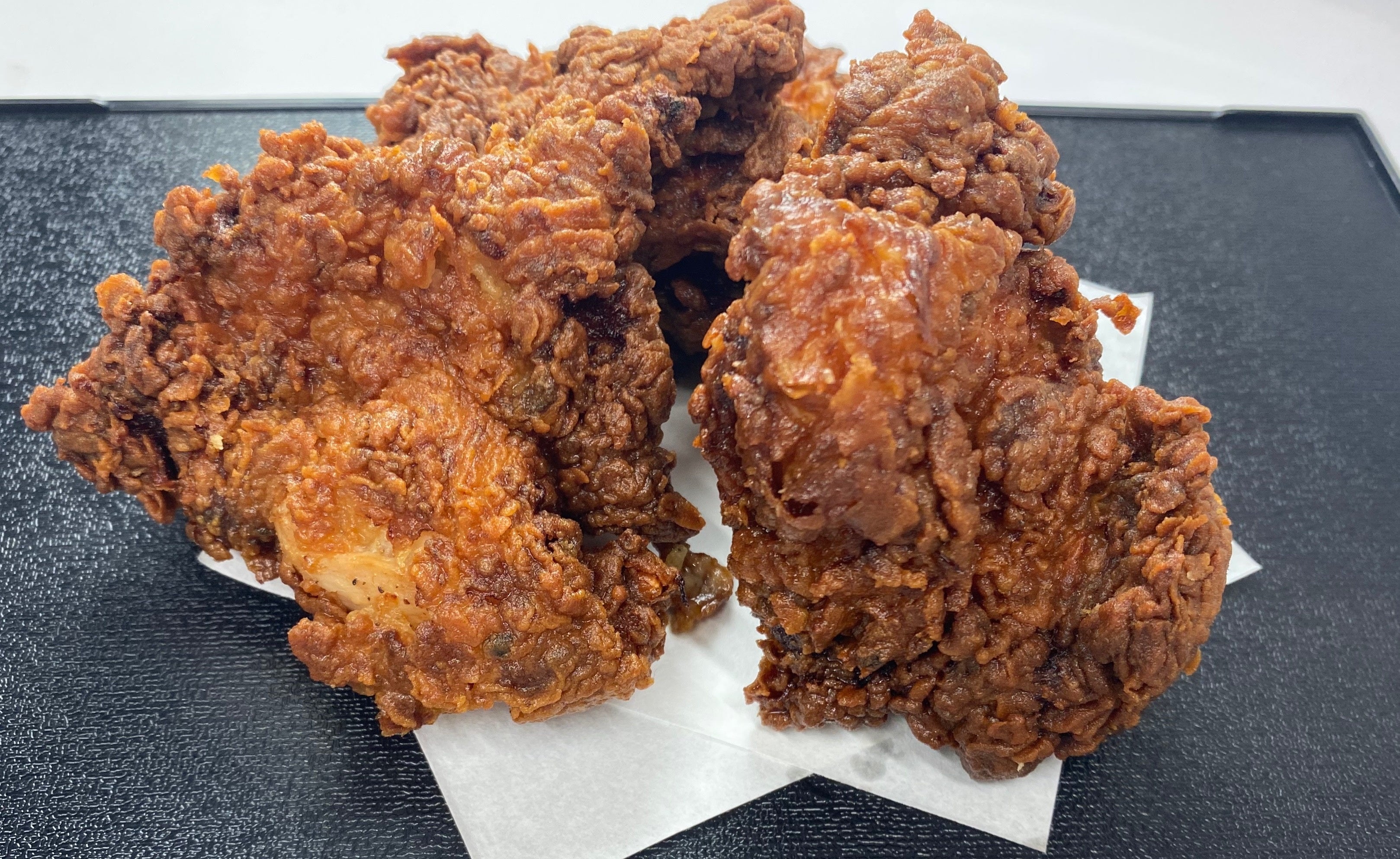 こめまるの肉と弟子屈ラーメンの味噌コラボ ザンギ（300円）